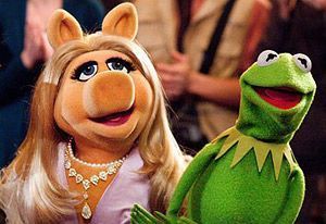 120217misspiggy-kermit1.jpg