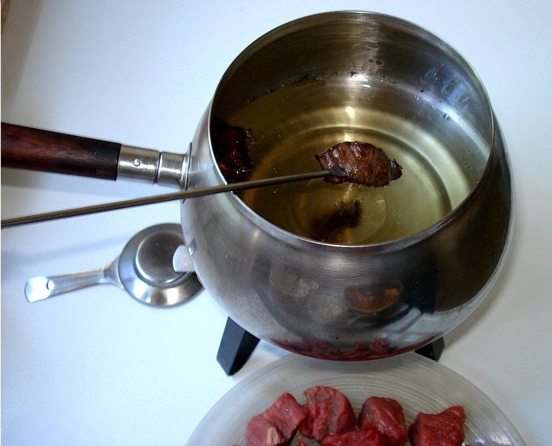 Fondue_Bourguignonne_Poelon.jpg