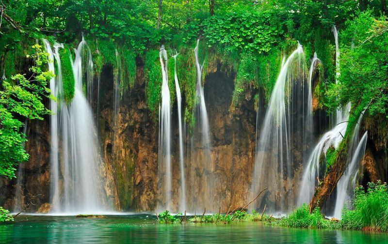 cascades_chutes_d_eau_Plitvice_National_Park_Croatie.jpg