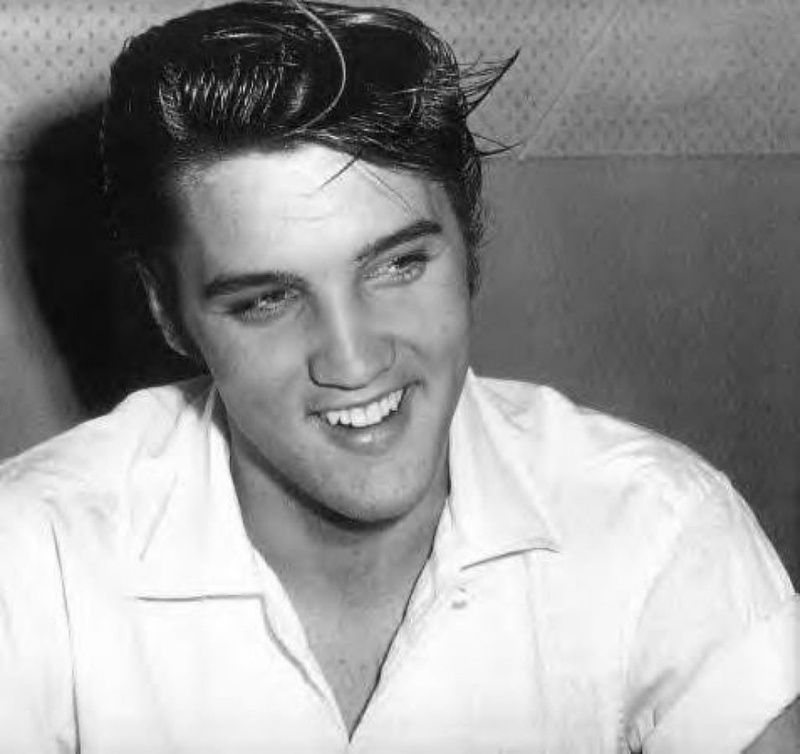 elvis-98988998982.jpg